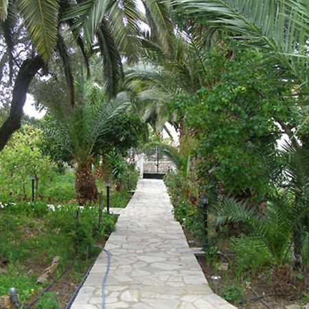 Menelaos Apartments Lefokastro Luaran gambar