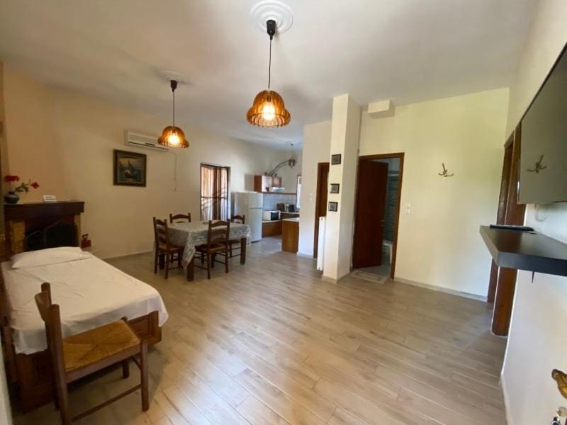 Menelaos Apartments Lefokastro Luaran gambar