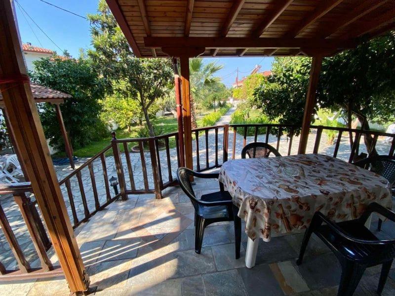 Menelaos Apartments Lefokastro Luaran gambar