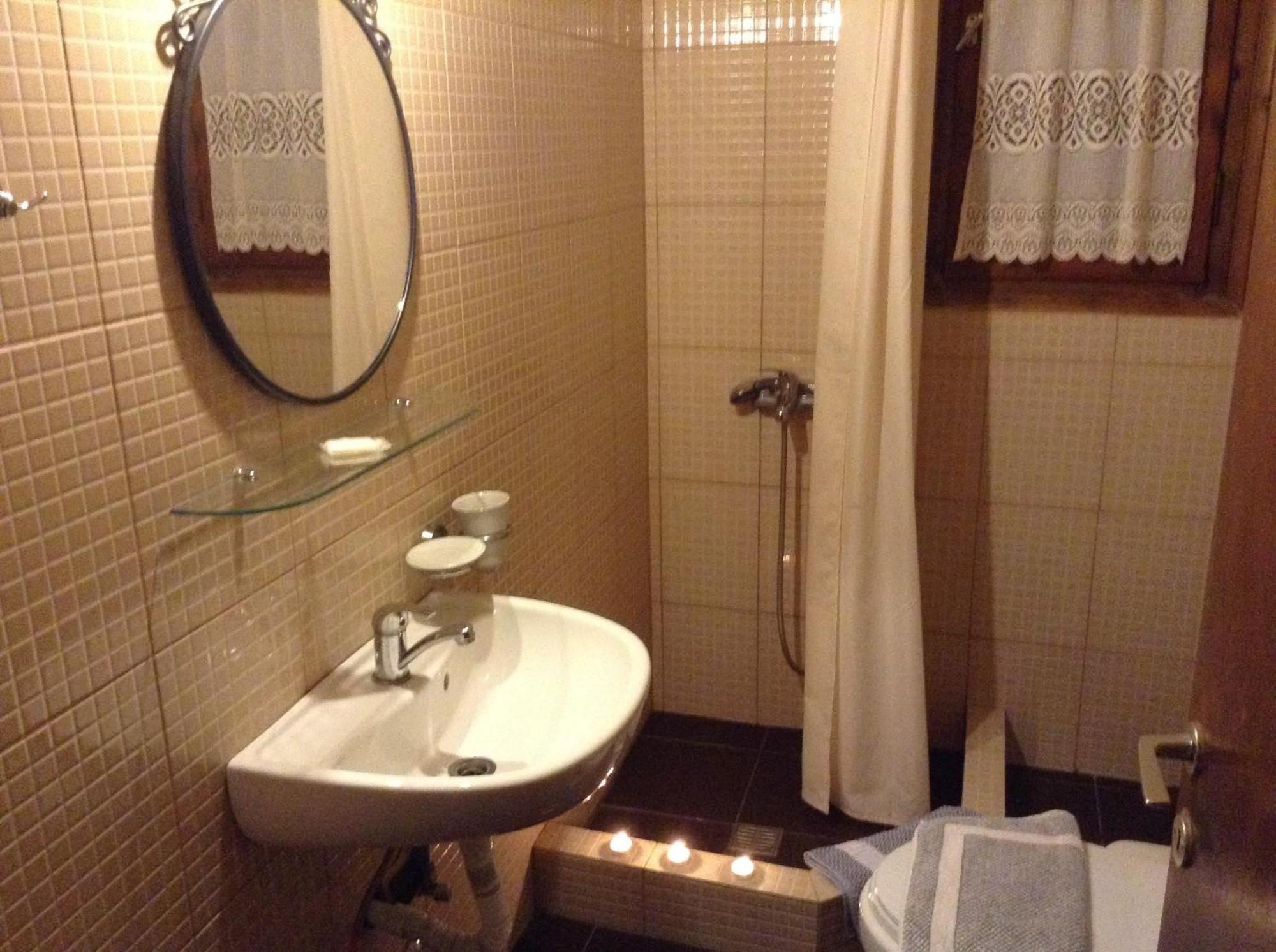Menelaos Apartments Lefokastro Bilik gambar